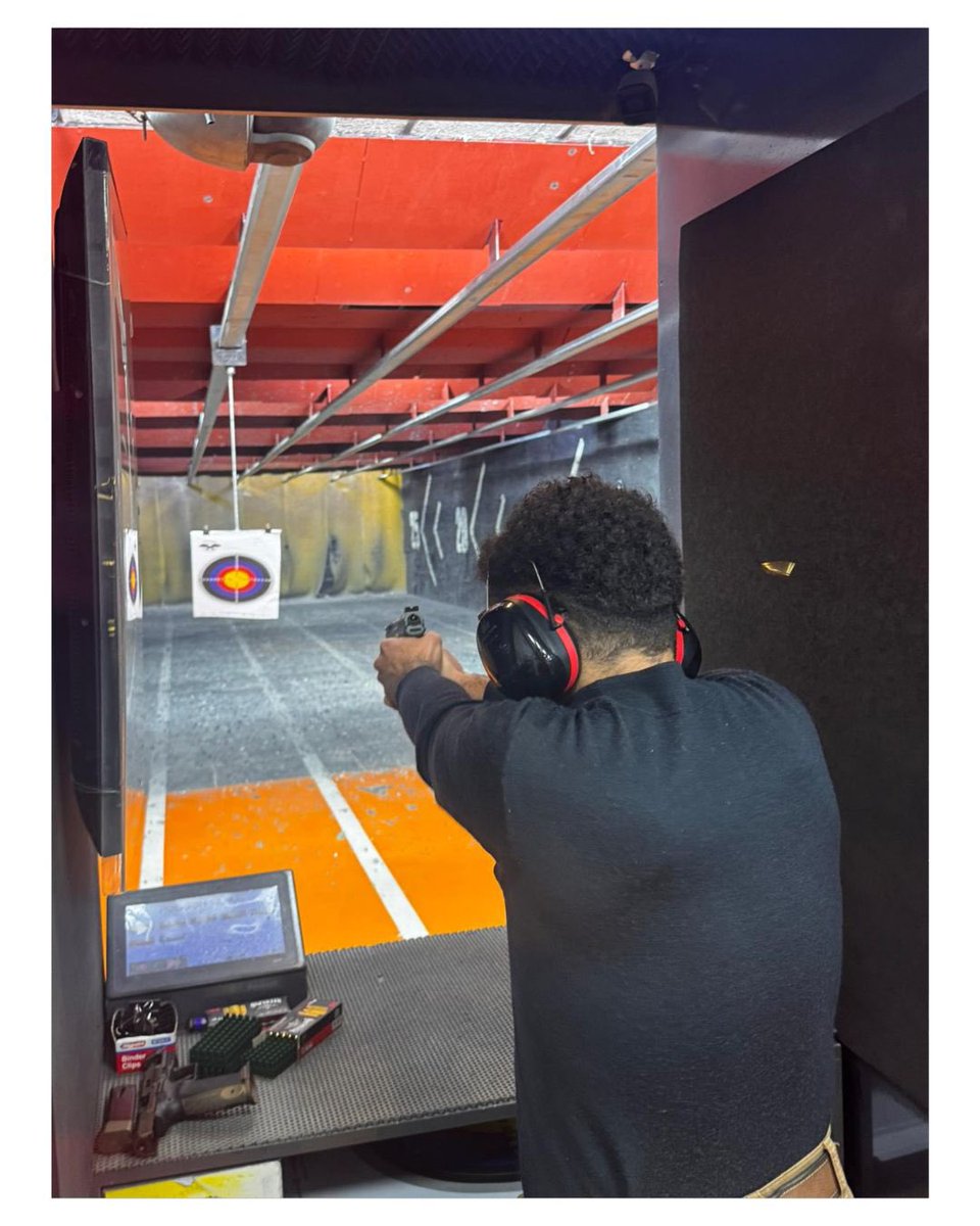 Siyasal Bilgiler Fakültesi ve İktisat Fakültesi Teşkilatları olarak poligonda buluştuk. 

Kardeşlik ve tatlı rekabetin hakim olduğu bu güzel gün için katılan tüm arkadaşlarımıza teşekkür ediyoruz.