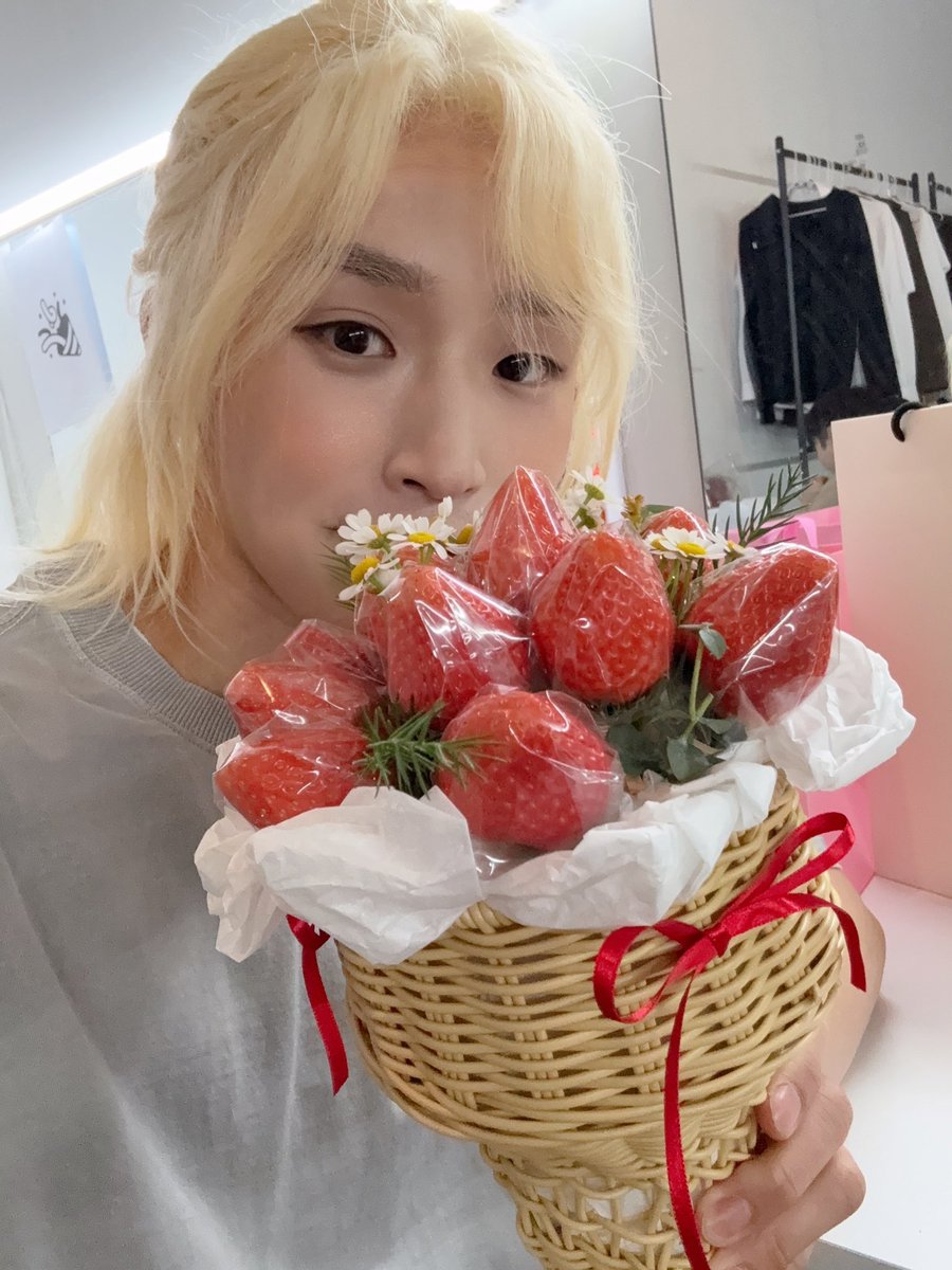 ew_0114's tweet image. 감사합니다!!!