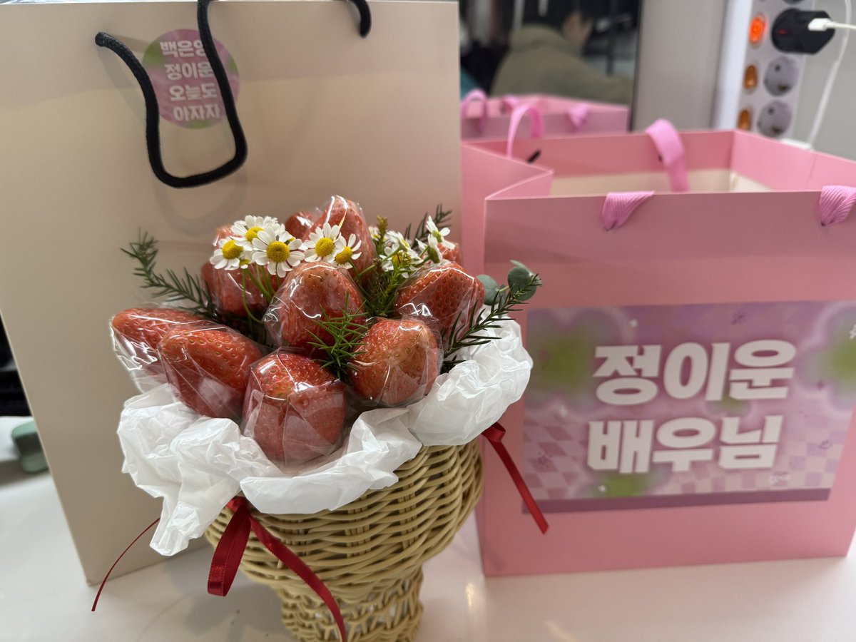 ew_0114's tweet image. 감사합니다!!!