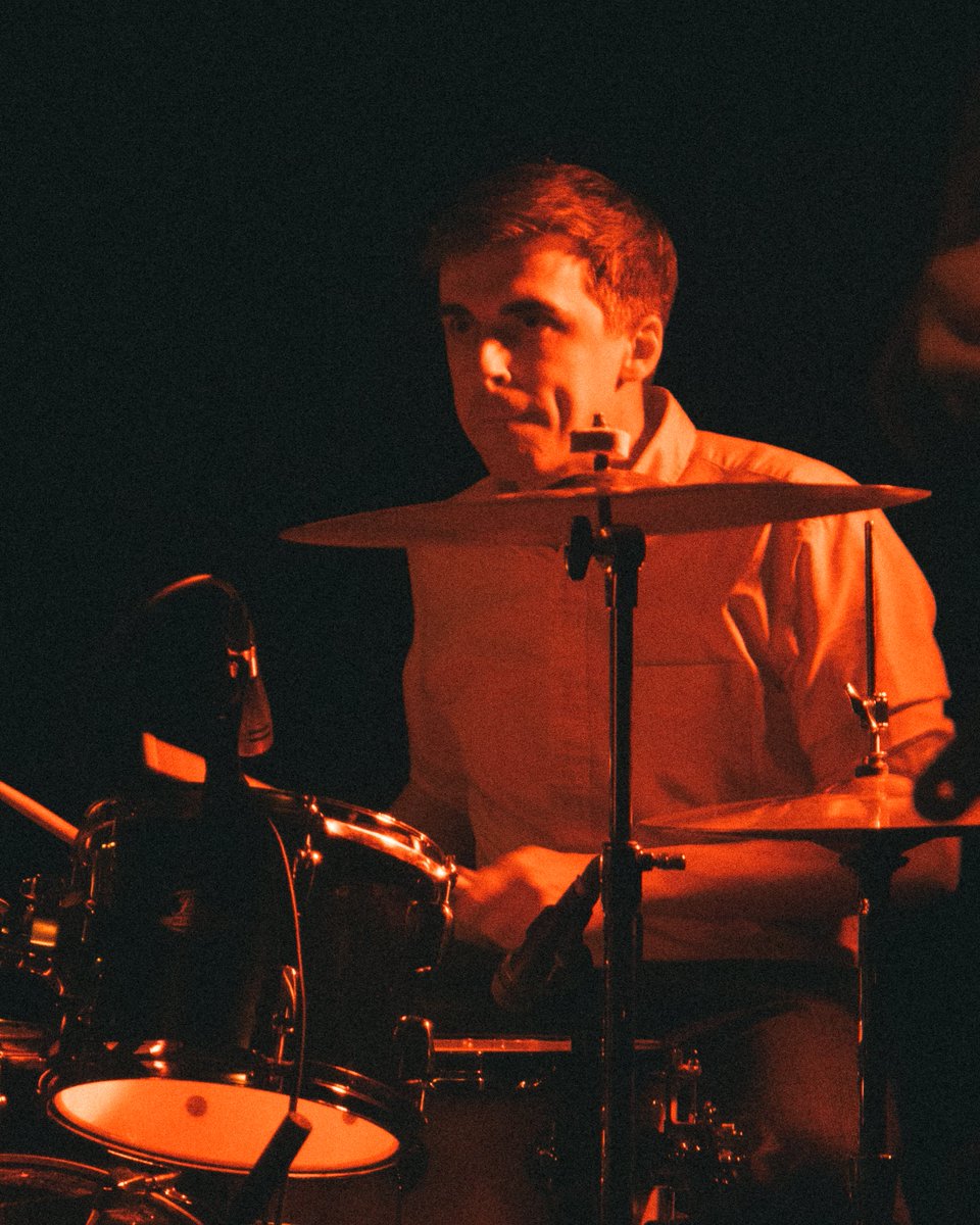 0ranra's tweet image. Thank you to each and every one of you who were there in 1990 with us last Saturday. It was a special night for us.  Thank you David Moore for opening the night up for us, it's always a great privilege to share the stage with him and hear his work live.  
📷 by visualsbymours