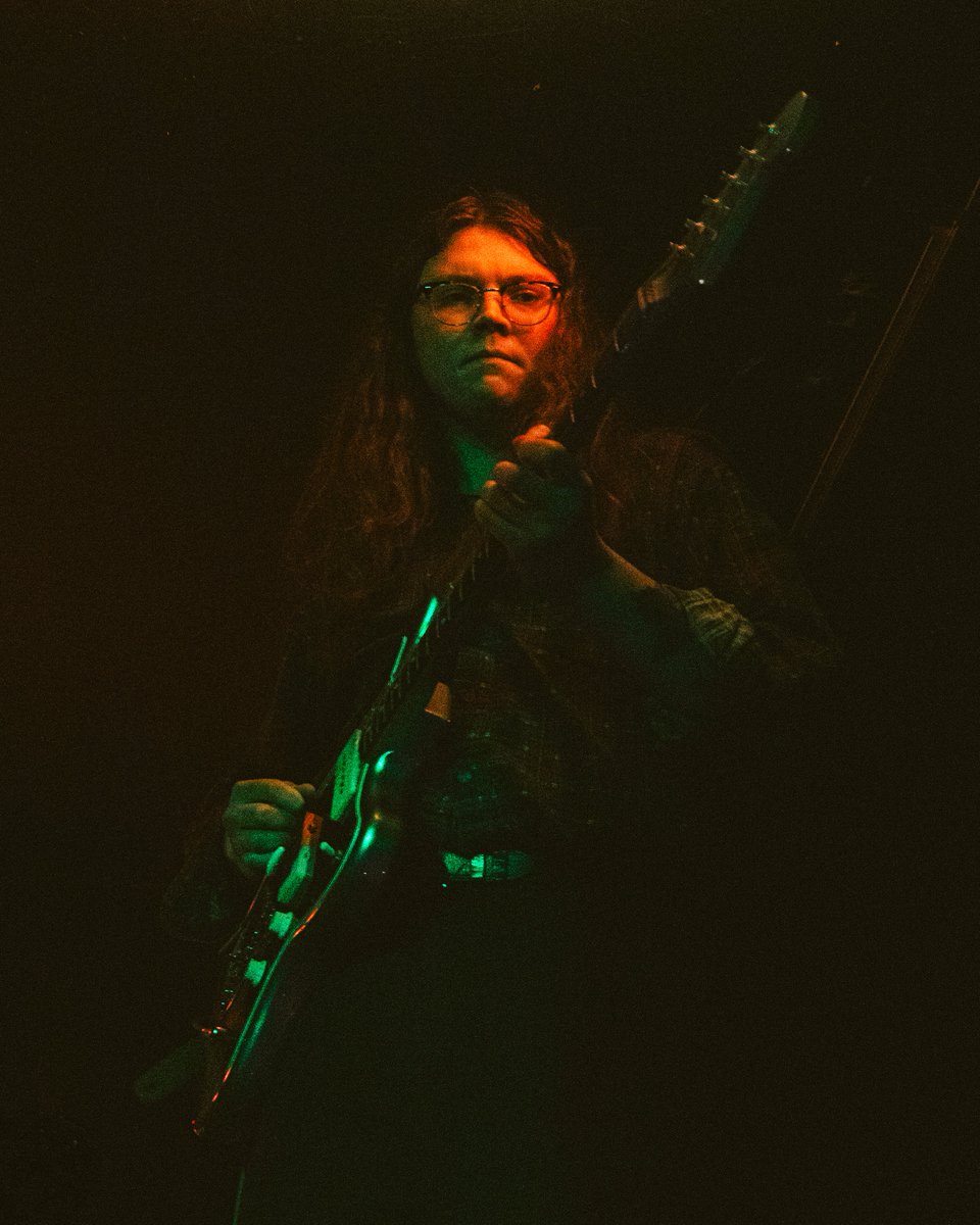 0ranra's tweet image. Thank you to each and every one of you who were there in 1990 with us last Saturday. It was a special night for us.  Thank you David Moore for opening the night up for us, it's always a great privilege to share the stage with him and hear his work live.  
📷 by visualsbymours