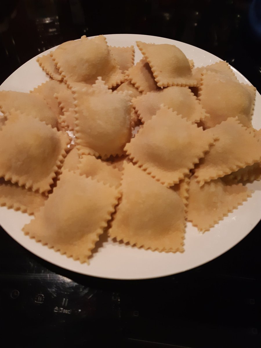 Hele rijk gevulde ravioli gemaakt, dit wordt echt smullen straks 🤗