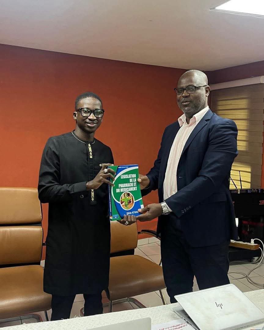 santegouv_sn's tweet image. 𝐇𝐚𝐫𝐦𝐨𝐧𝐢𝐬𝐚𝐭𝐢𝐨𝐧 𝐩𝐡𝐚𝐫𝐦𝐚𝐜𝐞𝐮𝐭𝐢𝐪𝐮𝐞 𝐝𝐚𝐧𝐬 𝐥’𝐞𝐬𝐩𝐚𝐜𝐞 𝐔𝐄𝐌𝐎𝐀: 𝐥𝐞 𝐒𝐞́𝐧𝐞́𝐠𝐚𝐥 𝐦𝐞𝐭 𝐚̀ 𝐜𝐨𝐧𝐭𝐫𝐢𝐛𝐮𝐭𝐢𝐨𝐧 𝐬𝐞𝐬 𝐚𝐯𝐚𝐧𝐜𝐞́𝐞𝐬

Le Sénégal, représenté par l’Agence sénégalaise de Réglementation pharmaceutique (@ArpSenegal), a…