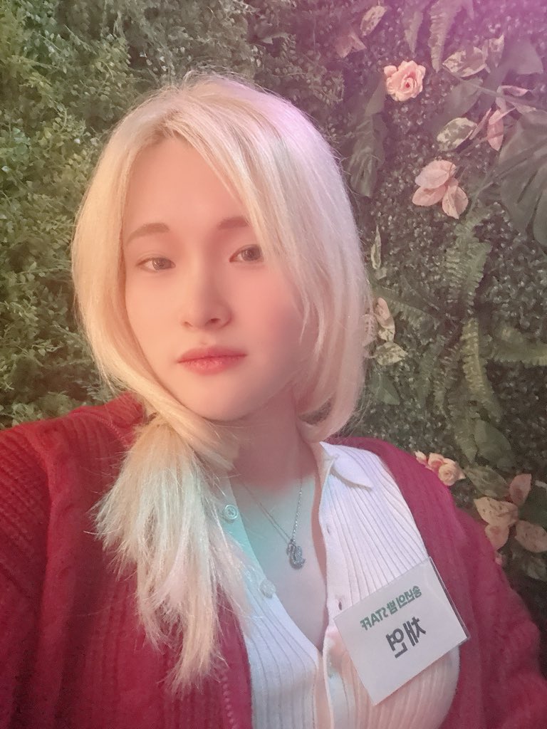 런던 할머니가 문지기하는 중입니다~
도파민크루 송년파티 빨리 오세요💕

#송년파티 #도파민크루 #TG #CD #러버 #송년의밤