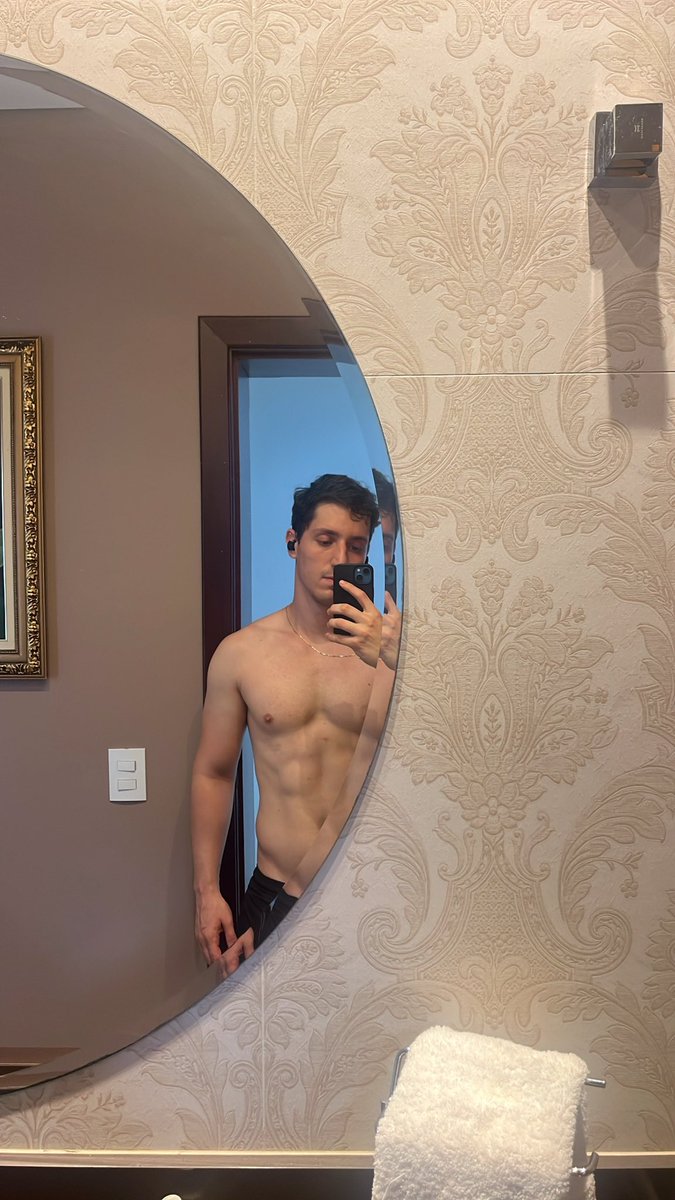 luis_trovo's tweet photo. Minha era fitness vem aí https://t.co/hijlfl7GAx