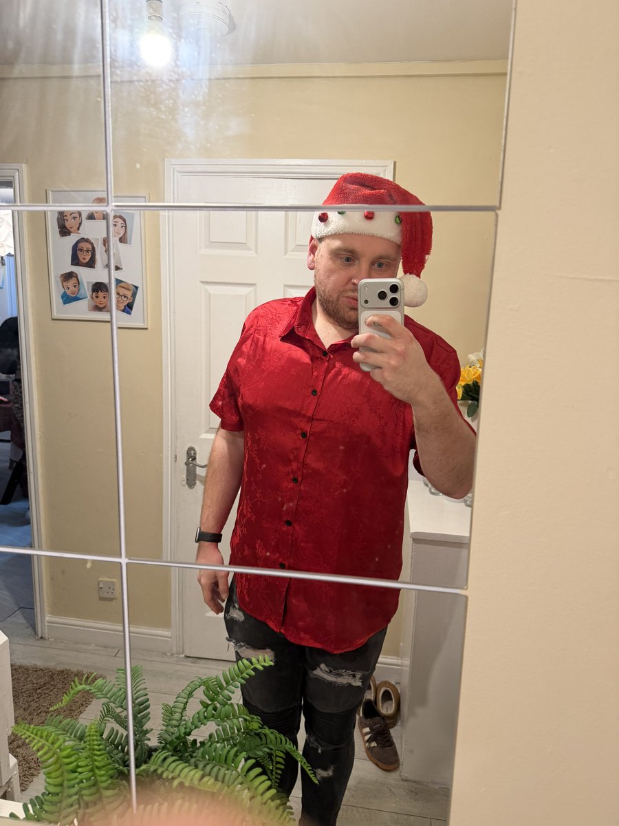 JamesMcG91's tweet photo. Christmas was wholesome AF. https://t.co/9Z81TD0CBo