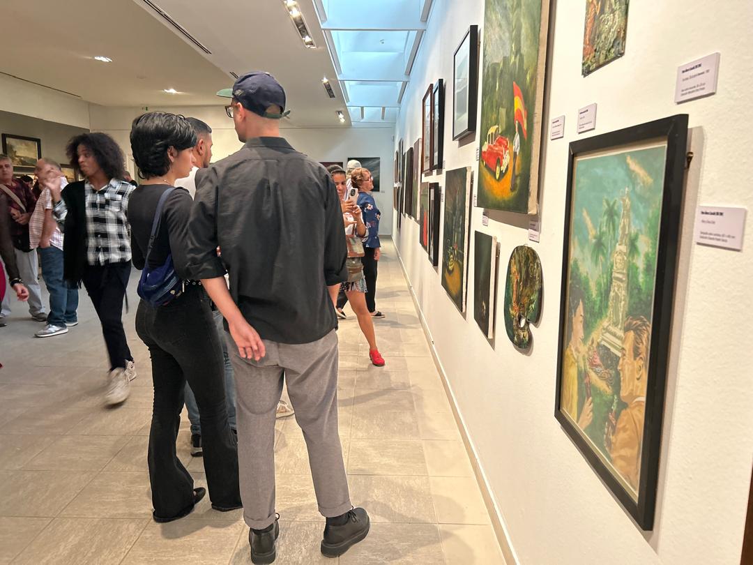 CubaBellasArtes's tweet photo. La vitalidad de la obra pictórica de Pedro Álvarez (1967  2004) ocupa desde este 26 de diciembre los espacios de la sala de exposiciones temporales del segundo nivel del Edificio de Arte Cubano.

✔️ Conoce más siguiendo este enlace 👇

https://t.co/vBtBWAd2Gq

#NuevaExposición https://t.co/YT2WrHJfkt