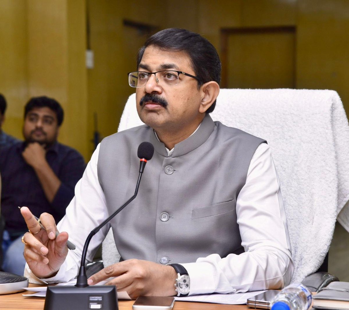 cdmvzm's tweet photo. (#KPIs) కీ పెర్ఫార్మెన్స్ ఇండికేటర్లపై జిల్లా అధికారులతో వీడియో కాన్ఫరెన్స్ ద్వారా సమీక్షించిన జిల్లా కలెక్టర్, నెలవారీ, త్రైమాసిక, అర్ధవార్షిక, వార్షిక నివేదికలను వెంటనే అప్లోడ్ చేయాలని ఆదేశించారు.
#KPIReview #KeyPerformanceIndicators #PerformanceMonitoring #Vizianagaram https://t.co/ExU2sPRr1g