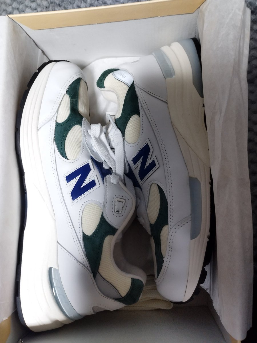 momo20230724's tweet photo. カッコいい!合わせる服がない!笑 #NewBalance992
#翔平さんの通勤靴 https://t.co/HX7tp8ml99