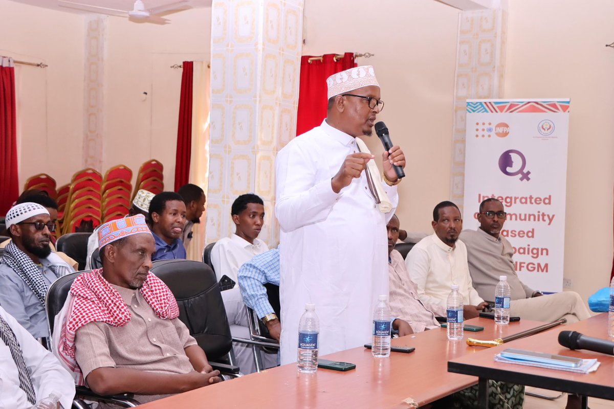 BsiKenya's tweet photo. Majlis Ulamaa Eldas Chapter.The discussion with religious leaders and boys continued with Sheikhs from Eldas.
Picking up from the one we had with leaders from Tarbaj,the reception  was positive with them acknowledging that GBV and FGM have negative effects.
@UNFPAKen @GPtoEndFGM https://t.co/9nc6jXBZE4
