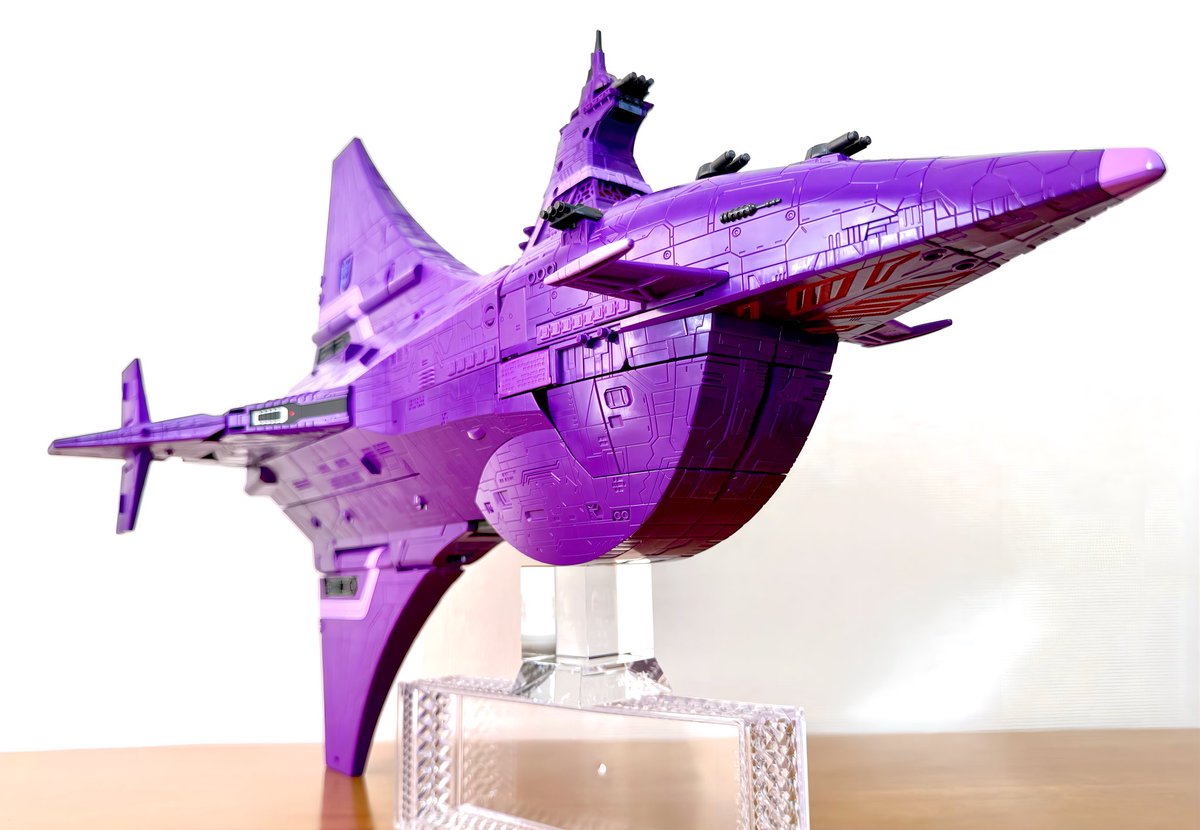 炎を携えた怒り狂う巨大な山の如きものが、海を割いて現れるであろう