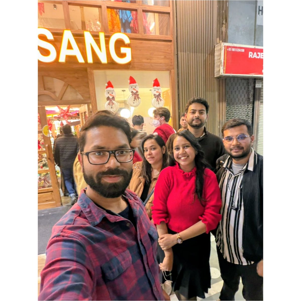 _Tanu_paliwal's tweet photo. Sleighing the Christmas vibes 🎅❄️🎄#ChristmasVibes #MerryChristmas #FestiveSeason #christmasparty2025🎄✨❄️ #tanushreepaliwal #MeAndTheeSeries https://t.co/31XJi5YmXF