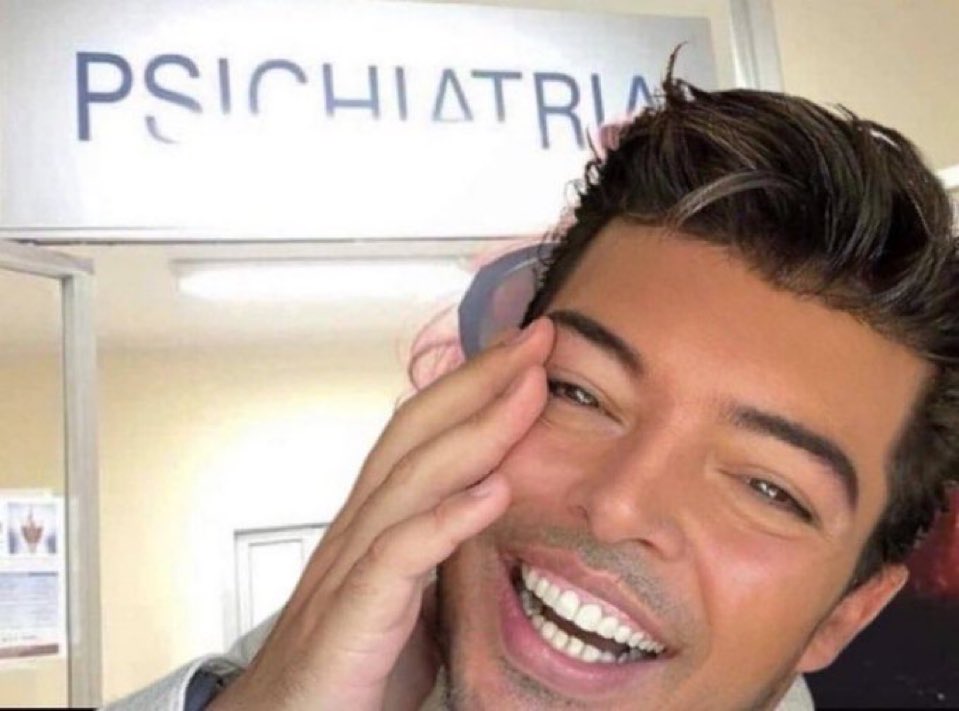 Peri_Yildiz_'s tweet image. COMUNQUE QUEI DUE CI TENGONO PROPRIO PER LE PALLE 
#rashmer