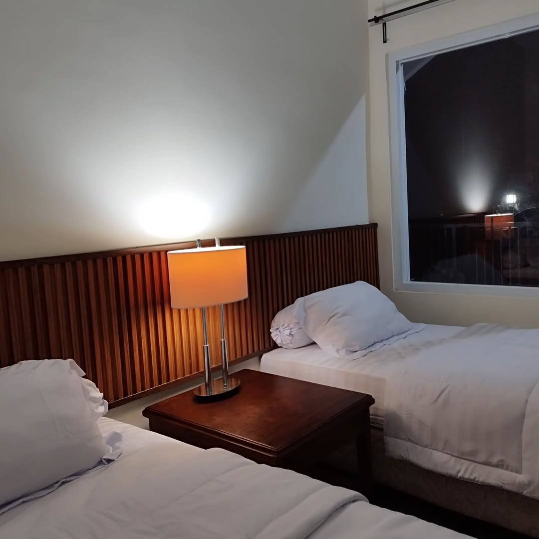 neskaveh's tweet photo. WTS Penginapan di Garut

Tanggal: 29–30 Desember 2025

Spesifikasi:
2 kamar tidur (1 Queen, 1 Twin)
AC
Dapur
TV dan ruang keluarga
Halaman
Balkon

Kapasitas: 5-6 orang
Harga: Rp 750.000 harga asli 1jtan (nego)

Alasan dijual: pindah destinasi liburan
Booking aman via agoda https://t.co/n36FHrGXLA