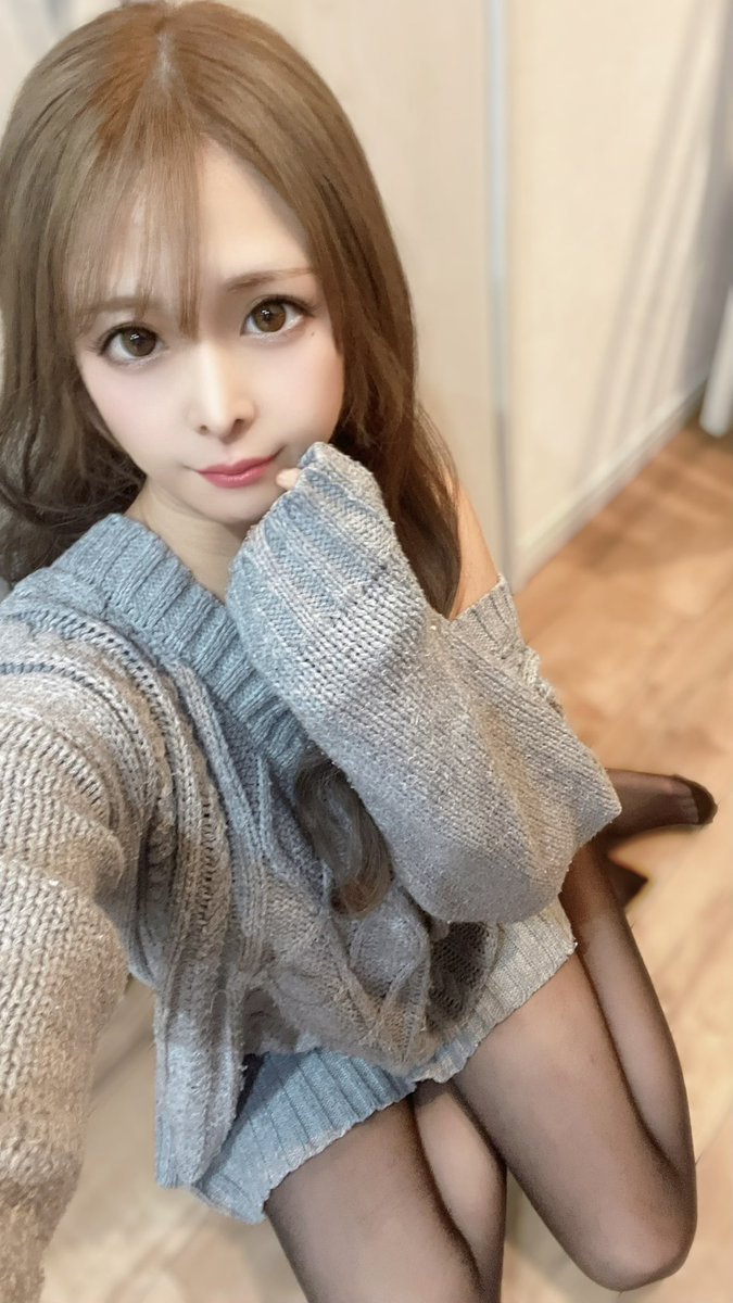 ♡レイ♡ フォト】IVEレイ、はつらつとしたエネルギーでシック＆ラブリーな魅力