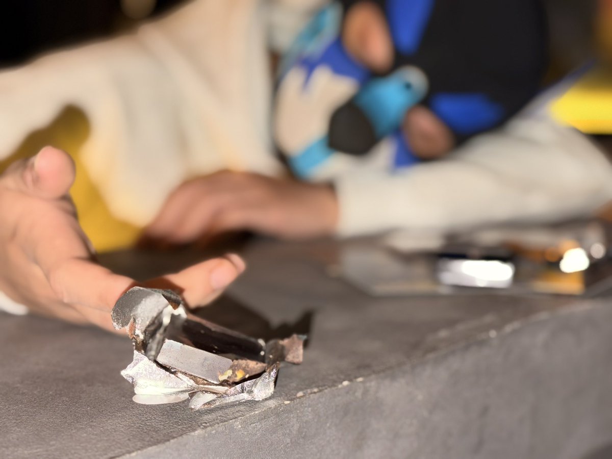 MS_ArkLi's tweet image. 感谢@Gibbon_Black 寄来的定制巧克力

老石头吃了一块就死了😸