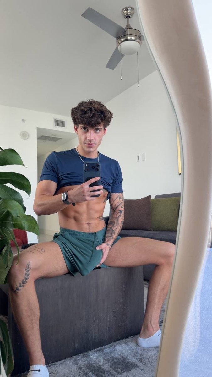 taikick21's tweet image. I admit it guys. Yes I’m 🏳️‍🌈 (chck cmmnts)