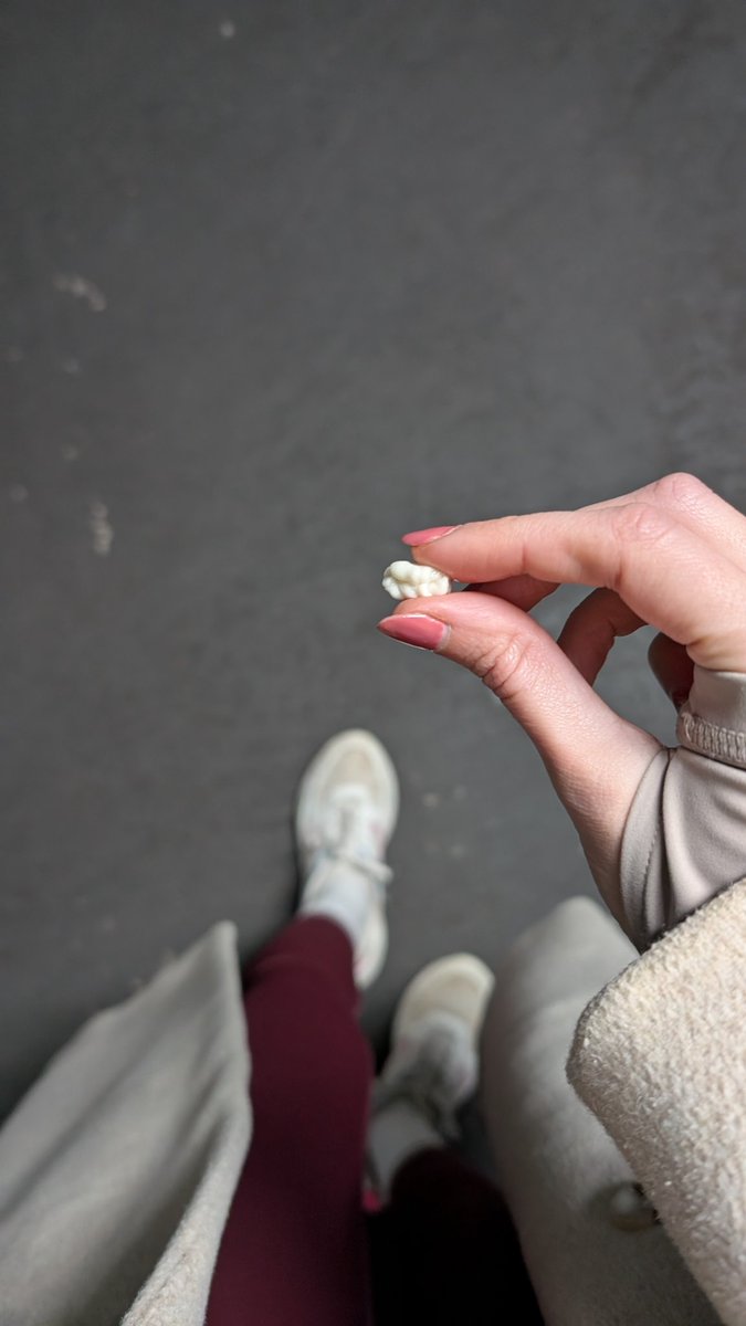 MistressXSteps's tweet photo. De mi boca para tu cara
#piesperfectos #fetichedepies #fetichepies #fetichismodepies #feetforsale #sellingfeetpics #sellingfeet #feetsexy #feetseller #zapatos #chicle https://t.co/DMAitQq8lC