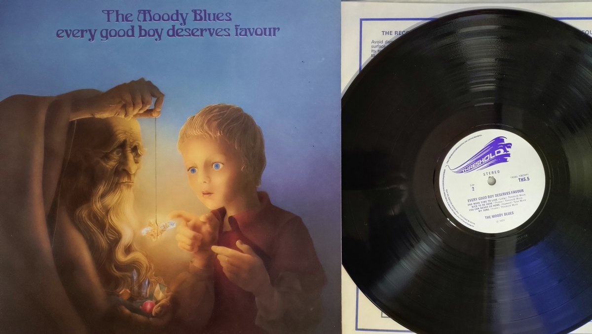 ムーディーブルースで最初に好きになった曲は『神秘な世界』だったが