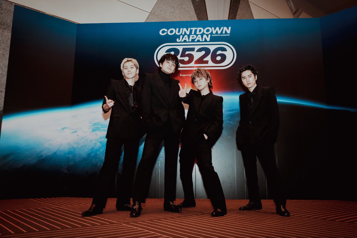 dish_info's tweet photo. 🌏 𝗖𝗢𝗨𝗡𝗧𝗗𝗢𝗪𝗡 𝗝𝗔𝗣𝗔𝗡 𝟮𝟱/𝟮𝟲 🌏

満員のEARTH STAGE、最高の景色でした。
ありがとうございました！🚀

- SETLIST🎧
https://t.co/8D6a7hXZVB

1. No.1
2. 僕たちがやりました
3. プランA
4. 万々歳
5. KICK-START
6. JUMPer
7. 猫
8. 沈丁花

#CDJ2526 @rockinon_fes #DISHꤷꤷ https://t.co/hewdMoNGtH