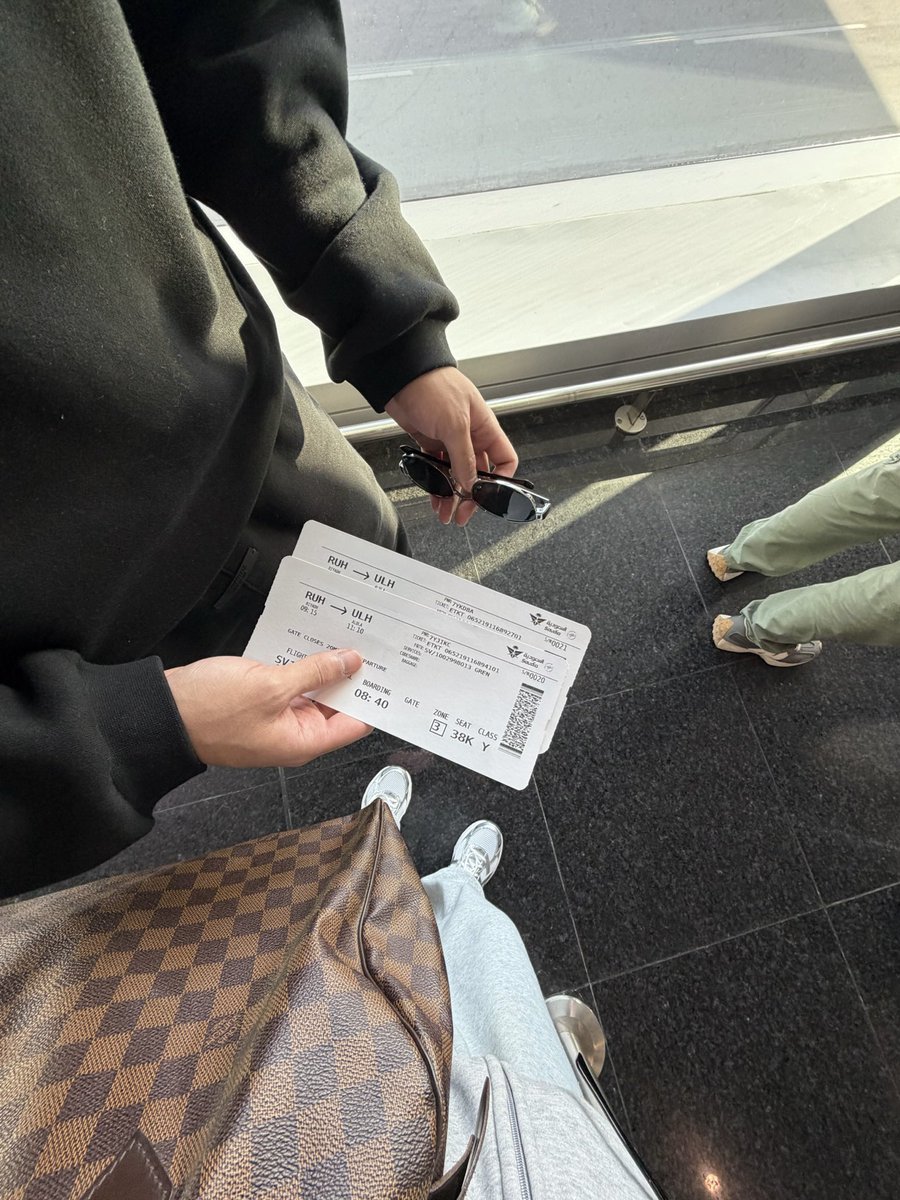 99azj's tweet photo. New Journey 🛫 https://t.co/WhG3pQeArl
