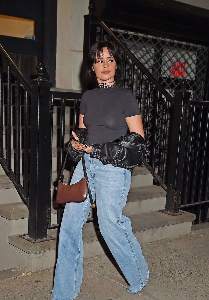 camisavedme's tweet image. ela é tão linda com esse estilo ✨