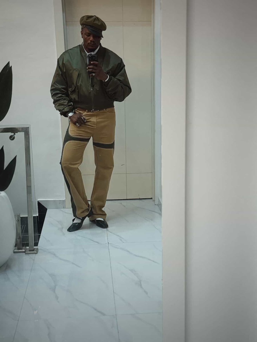 perlikspictures's tweet photo. Pheelz rocking the BALLEREALNA.
made for the confident ones only! https://t.co/PNysKYMVQU