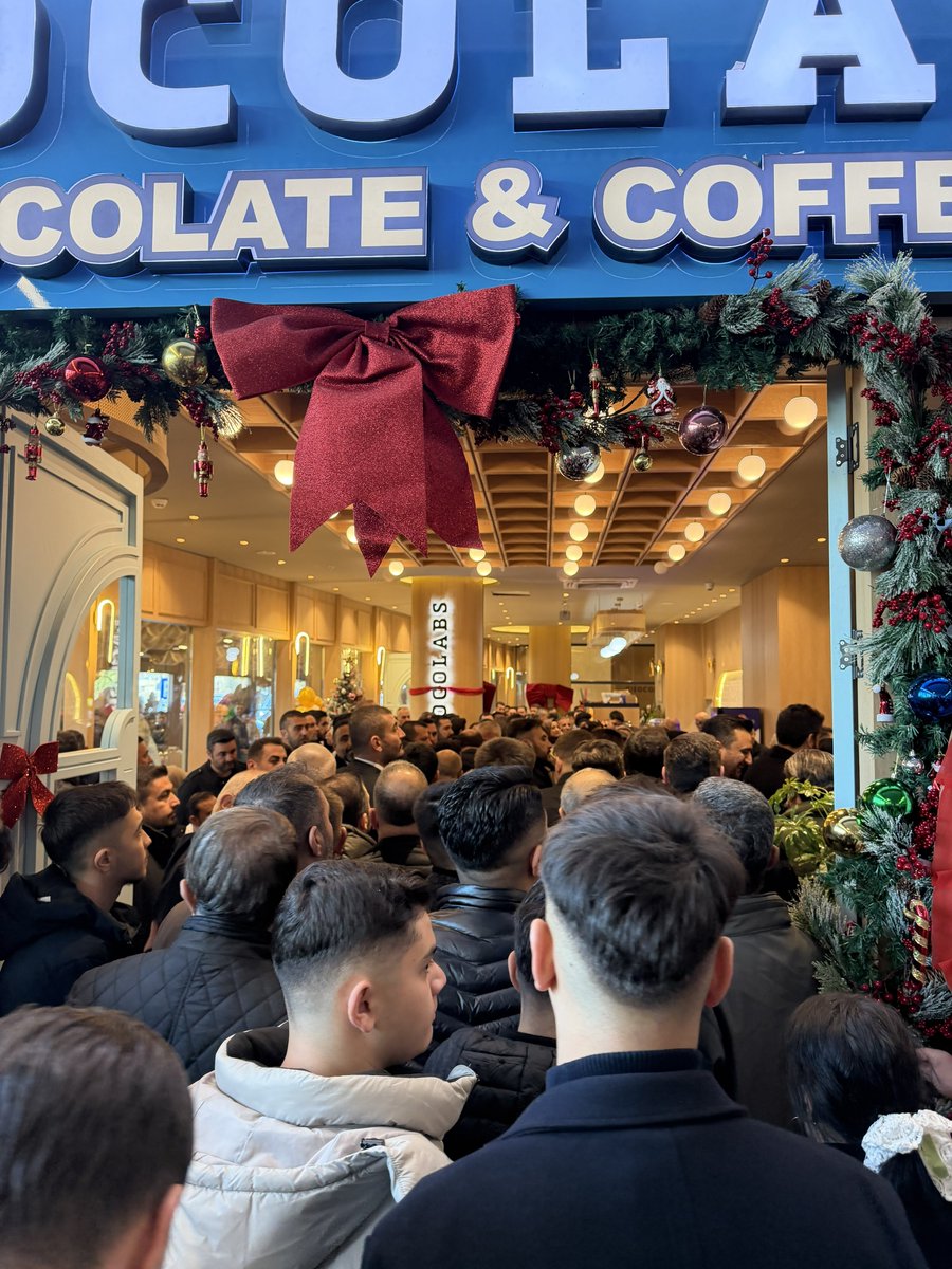 aisiksever's tweet image. Fatih kardeşime gönülden tebrikler
Vega AVM’de açılan Chocolabs, sektöre kalite, zarafet ve emek kokan güzel bir nefes oldu. Hayırlı, bol bereketli kazançlar diliyorum. Emeği geçen herkese teşekkür eder, Rabbim yolunuzu açık eylesin. 🙏✨
@ibrahim_ayhan06 @mzbadur…