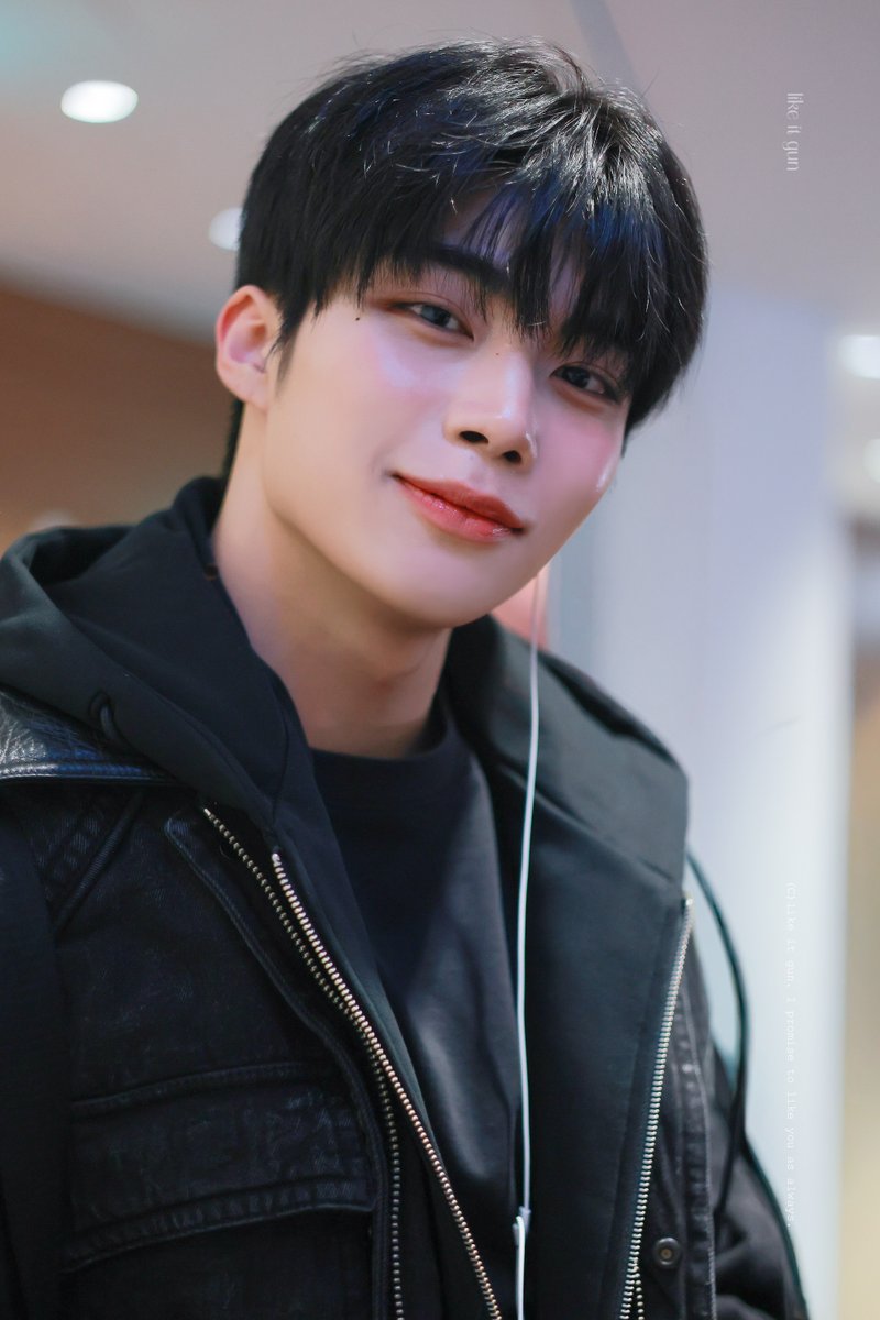 likeit_gun's tweet photo. 251218

귀엽다...

#박건욱 #PARKGUNWOOK #パクゴヌク #gunwook #ZB1 #ZEROBASEONE #제로베이스원 https://t.co/sjnBOwWRkd