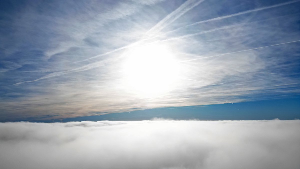 Boven de wolken schijnt de zon, de wolken hebben helaas deze ochtend gewonnen van de zon 🌥️ #weerfoto #Hellevoetsluis <a href="/EilandVoorne/">voorne aan zee</a> <a href="/KikiBo21937/">Monique Bormans</a> <a href="/johan_klos/">Johan Klos</a> <a href="/BasMunne/">BasMunne</a> <a href="/MRTfotografie/">Marianne Rouwendal🌿</a> <a href="/WNLVandaag/">WNL Vandaag</a> <a href="/EdAldus/">Ed Aldus</a> <a href="/BuienRadarNL/">Buienradar</a> <a href="/janvissersweer/">JAN VISSER</a> <a href="/weerverteller/">Weerverteller.nl</a> @weerplaza