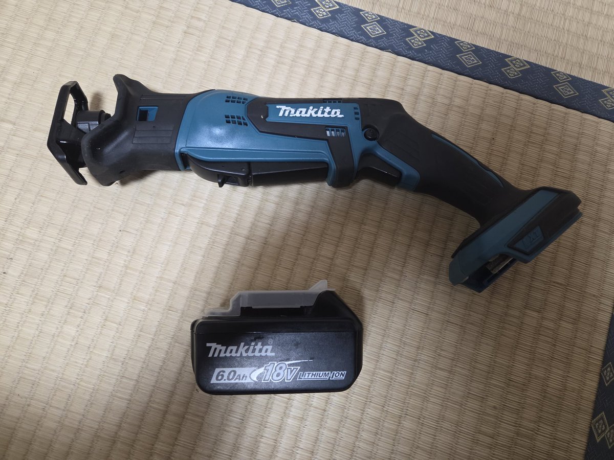 ta0iwaki's tweet photo. #今年買って良かった工具選手権

@OSKToolsJapan
@Knipex_JP
@WD40Japan
プラス

マキタの純正バッテリー
マキタのレシプロソー（JR184DT
）

KLEIN TOOLS ショルダーポーチ

#osktools
#knipex
#wd40
#マキタ
#KLEINTOOLS https://t.co/clmKLsXeKP