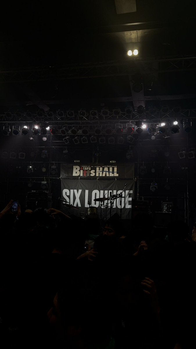 ohayou__66's tweet photo. ずっっっっっと泣いてました私の最愛のロックバンドSIX LOUNGE俺のロックンロール聞かせてくれて本当にありがとう😭😭😭😭😭😭😭😭 https://t.co/AO5recFuzq