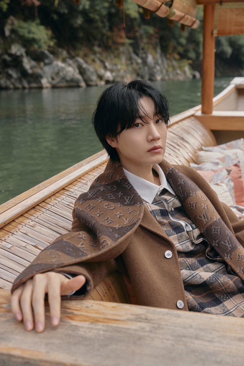 ┈┈┈┈ 📣桜田通2026-2027カレンダー W購入特典表紙＆本編カット一部