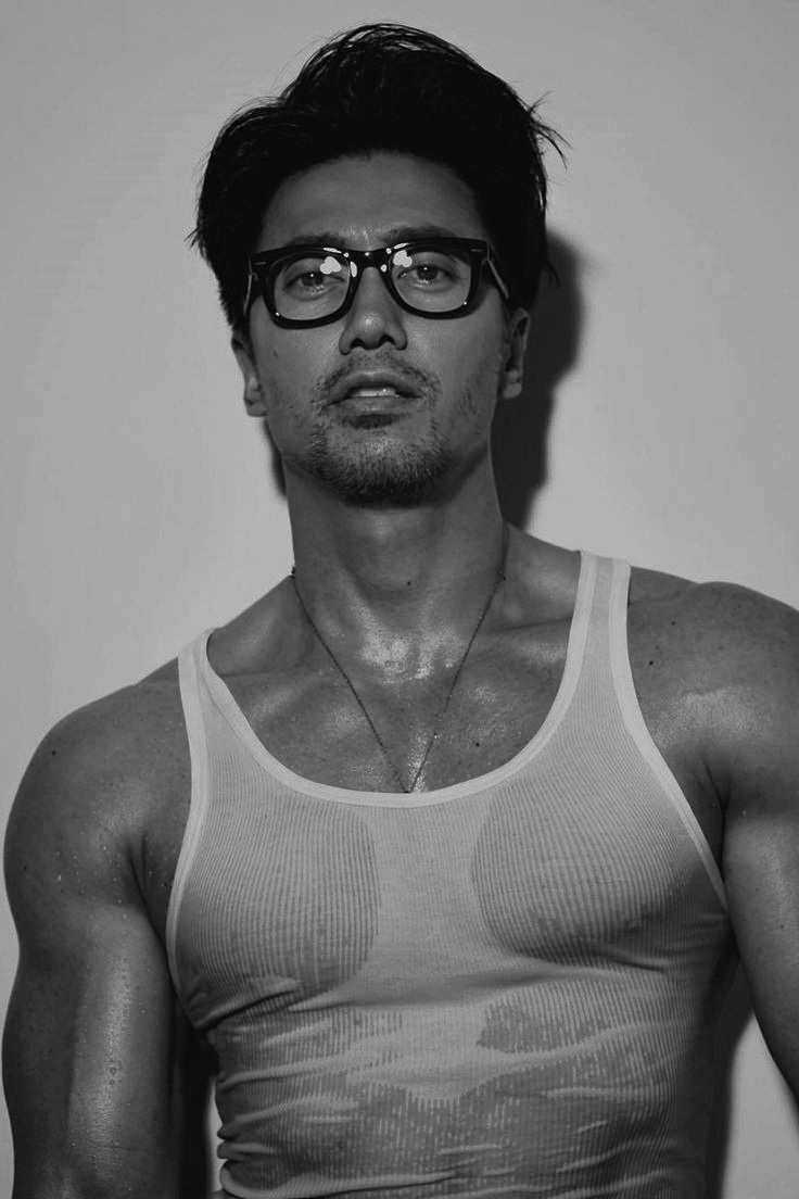 yaoidots's tweet image. Selamat malam, dots. Just got back after being away for a while. Open to having a good conversation and some company. If talking with a 59-year-old man doesn’t bother you, feel free to say hi. ( OC, BI, MDNI )