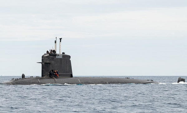 top_force's tweet image. ⚓️🇫🇷 En novembre, le @_lemarin JMT @Defense137 a avancé que la @MarineNationale avait l’intention de changer ses plans. Le ministère des #Armées @Armees_Gouv confirme bien le retrait anticipé du sous-marin nucléaire d’attaque #SNA Perle opex360.com/2025/12/27/le-…