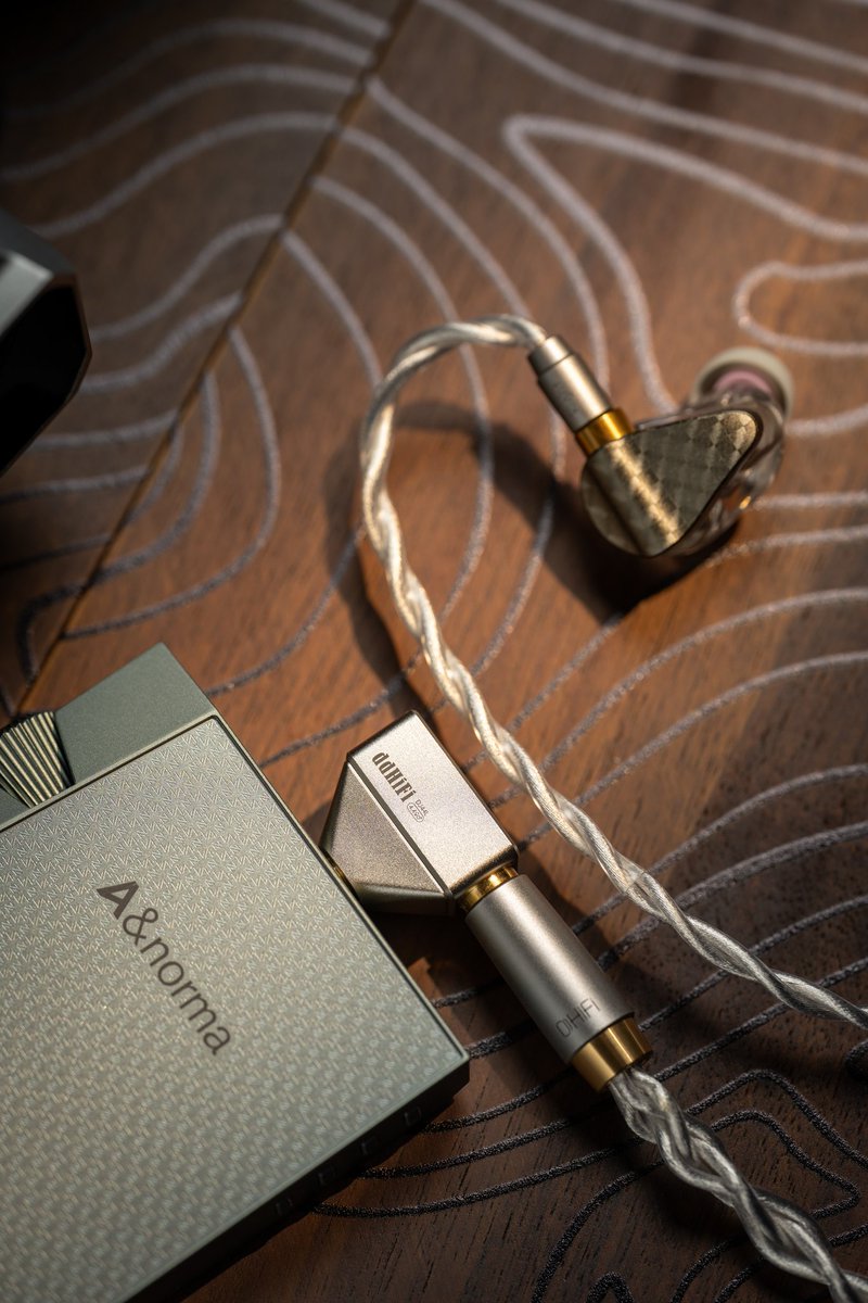 DemondDing's tweet photo. t's been a lot of stuff lately. There will be two important new products to be completed before the Spring Festival, one is the earphone upgrade cable Eryx, and the other is the earphones Memory 4.4. I need to concentrate on making them the best. Look forward to it. #ddHiFi https://t.co/yfW0ywYEDB