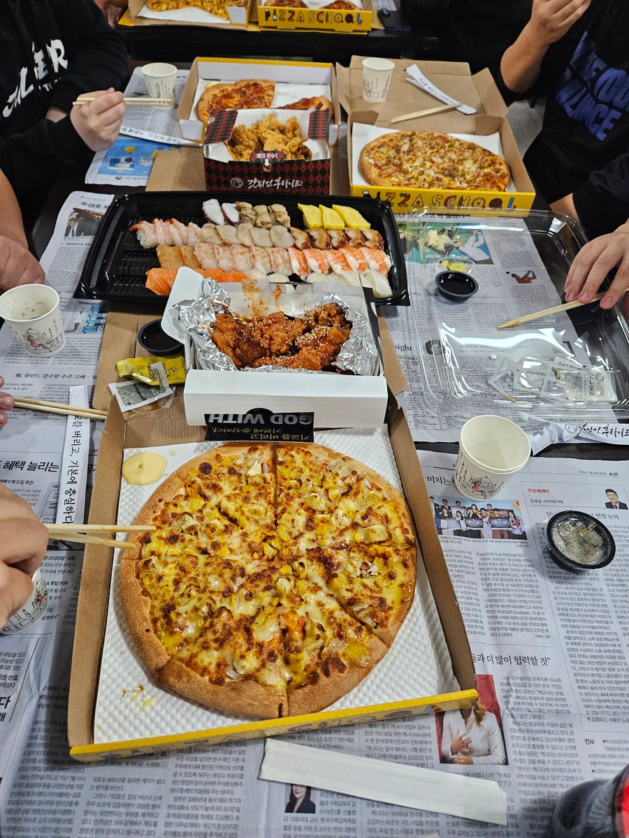 J_Clover_TCG's tweet photo. 25년도 올해 매장을 위해 많은 도움을 주신 분들과
한 해를 마무리하는 자리 마련했습니다
매년 감사의 마음을 담습니다

올해 못다 한 목표 내년에 또 도전해서
성취하길 기원하며 25년을 마무리하겠습니다

26년에도 힘내는 걸로 https://t.co/cE5pYcJWxt