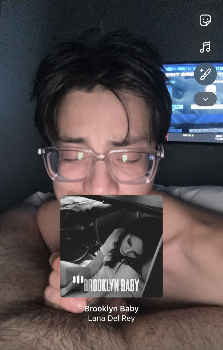 arrowsmithyy's tweet image. but he’s not as cool as me