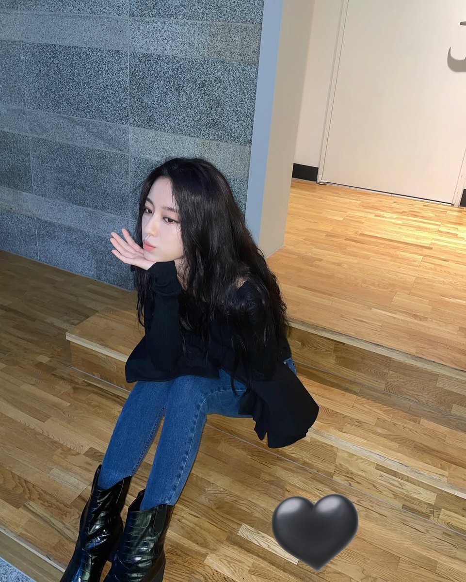 Minah tweet media