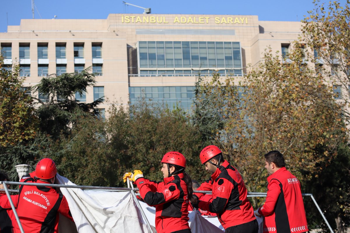 AD-KUR İstanbul Adliyesi Arama ve Kurtarma Ekibi "Kentsel Arama Kurtarma Hafif Seviye Akreditasyon" Belgesini Alarak Kapsamlı Bir Tatbikat Gerçekleştirildi.