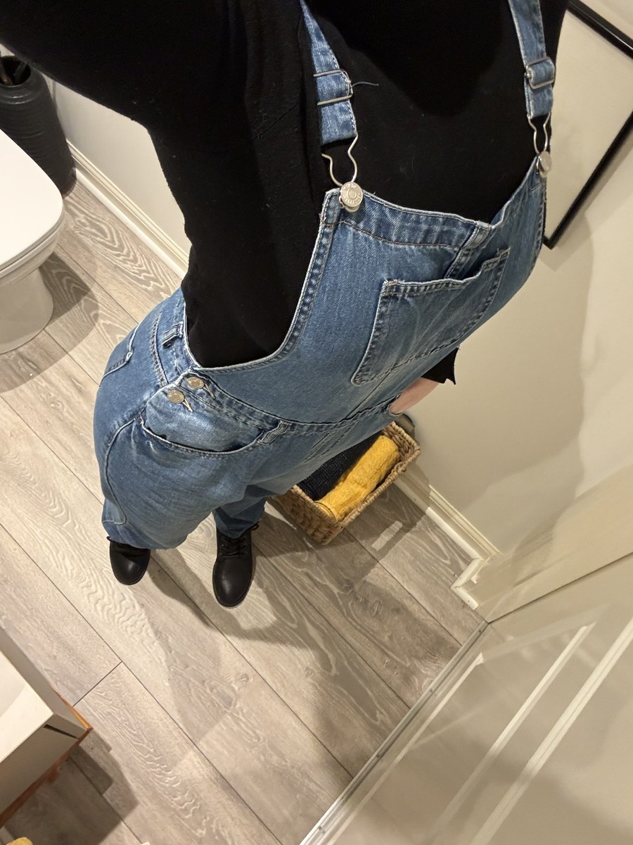 Not sure I can carry off the dungarees look? Going for cute but might be butch 🤷🏻‍♀️😊