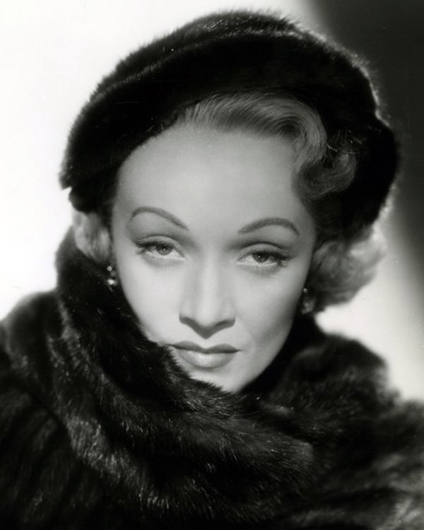 Marlene Dietrich nació un día como hoy en 1901. El ángel azul, Testigo de cargo… ¿en qué más la recordamos?