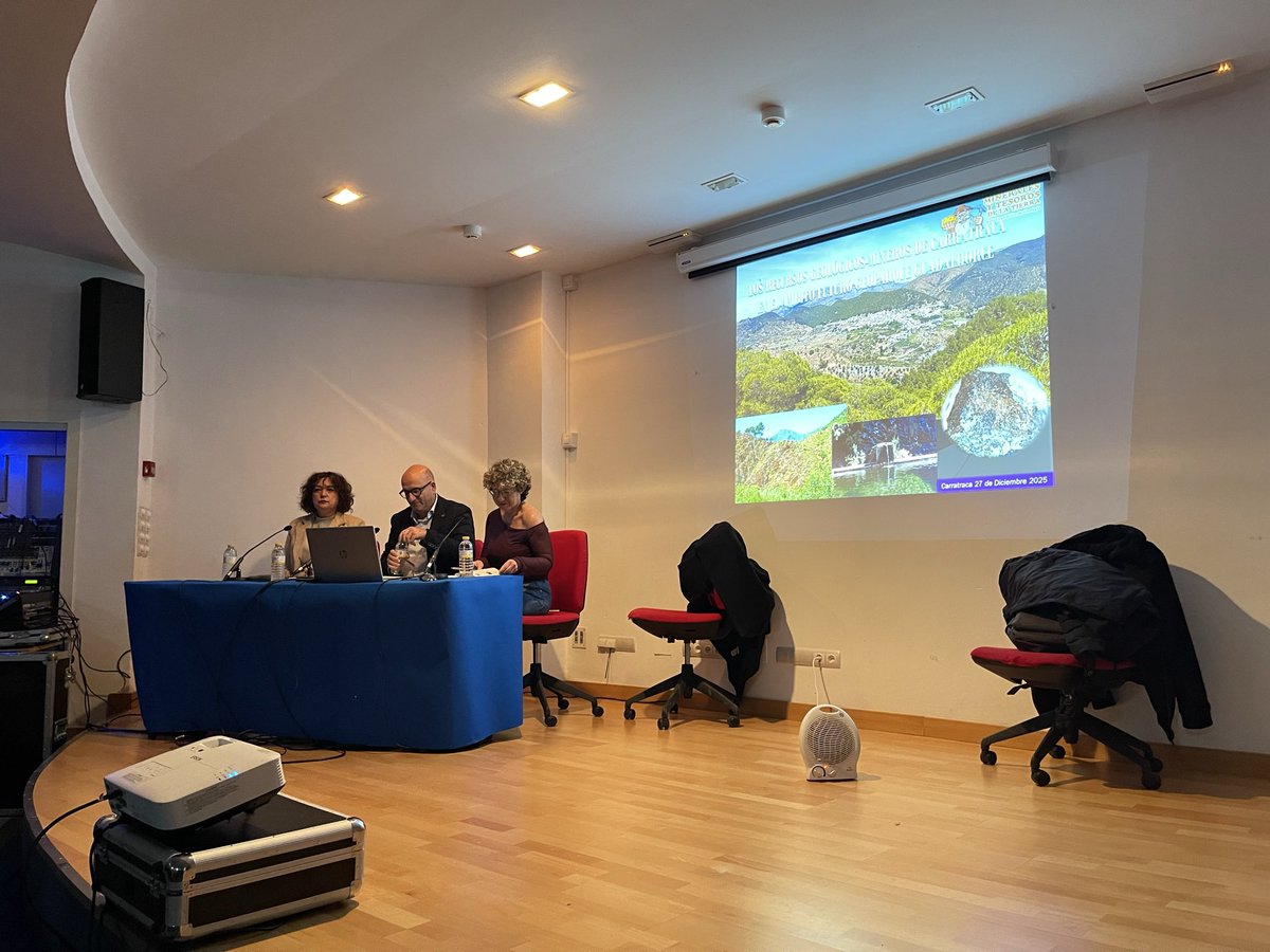 enc_ciencia's tweet image. Hoy estamos en la localidad de Carratraca, en Málaga, apoyando una iniciativa local de reconocimiento de sus valores geológicos, botánicos e históricos. Presenta @mlmestanza Delegado Cultura @diputacionMLG