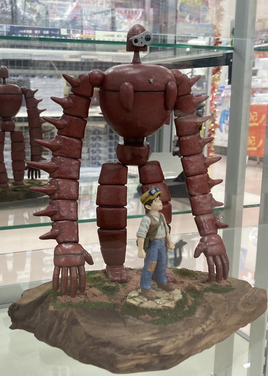 ファインモールド
ロボット兵（戦闘バージョン）完成です。

ロボット兵の表面の凸凹のモールドや関節の可動とか、なかなか新鮮で面白かったです😊。
#タムタム豊橋で展示中
 #天空の城ラピュタ