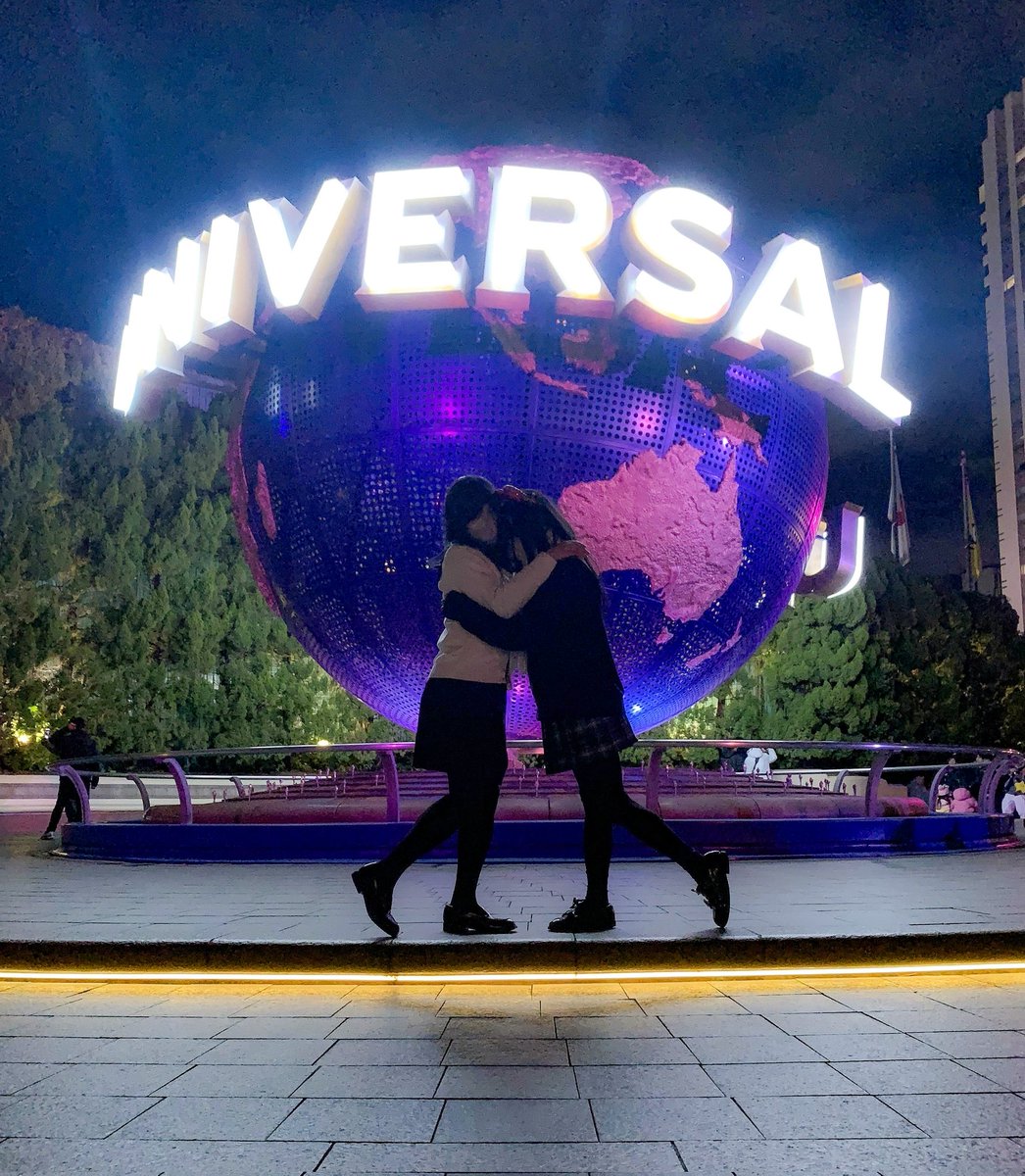 VRChatのフレンドと制服ユニバ！！🎀

青春すぎるって思った人へ
安心してください
2人とも男です(?)