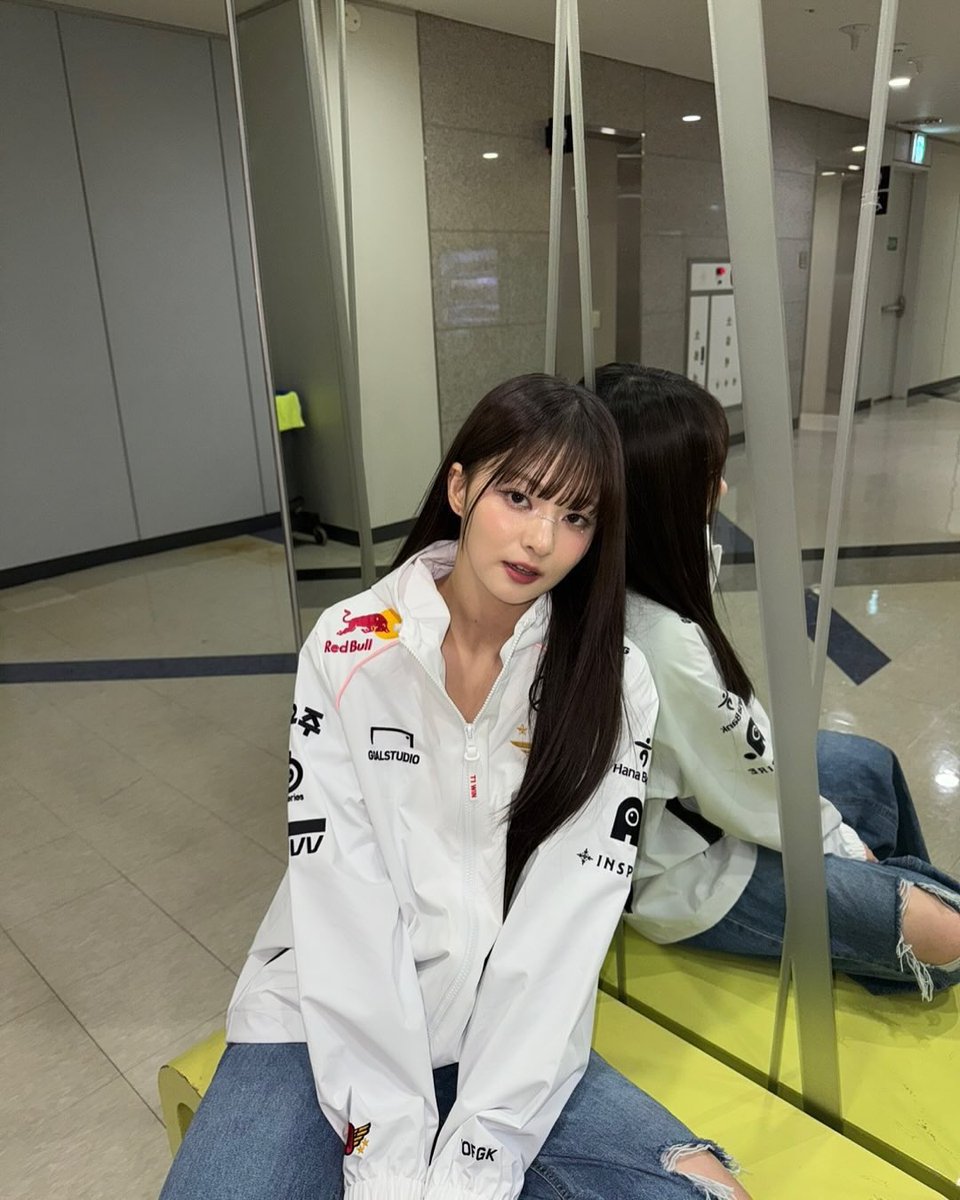 t1katta's tweet image. t1 please sign this diva