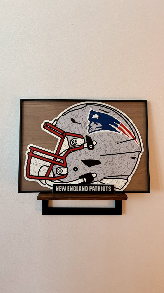 friesii89's tweet photo. If the Christmas gift (@IconicPuzzles &amp; @Patriots) in combination with 3D printing (@BambulabGlobal) becomes a real eye-catcher - absolutely satisfied with the result!
#NEPats https://t.co/hvfbD4ZYzK