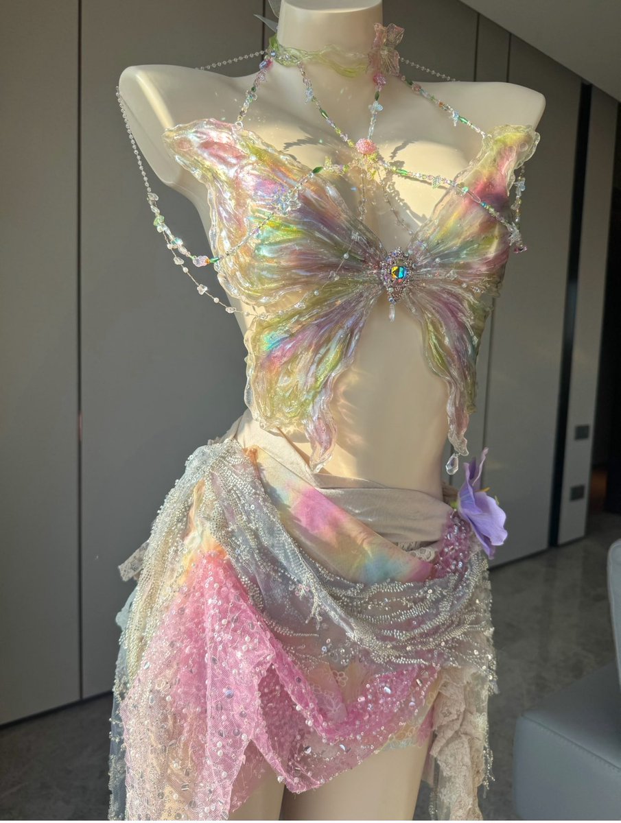 mermaid_lucia_'s tweet photo. Iridescent Fantasy Sculpted in Light 🌸✨🫧
#couture #fantasyart #artfashion #resinarwear #MermaidLucia #ziwuartemis
🎁👉https://t.co/FxixRBYRV8 https://t.co/aB8gwrTum2