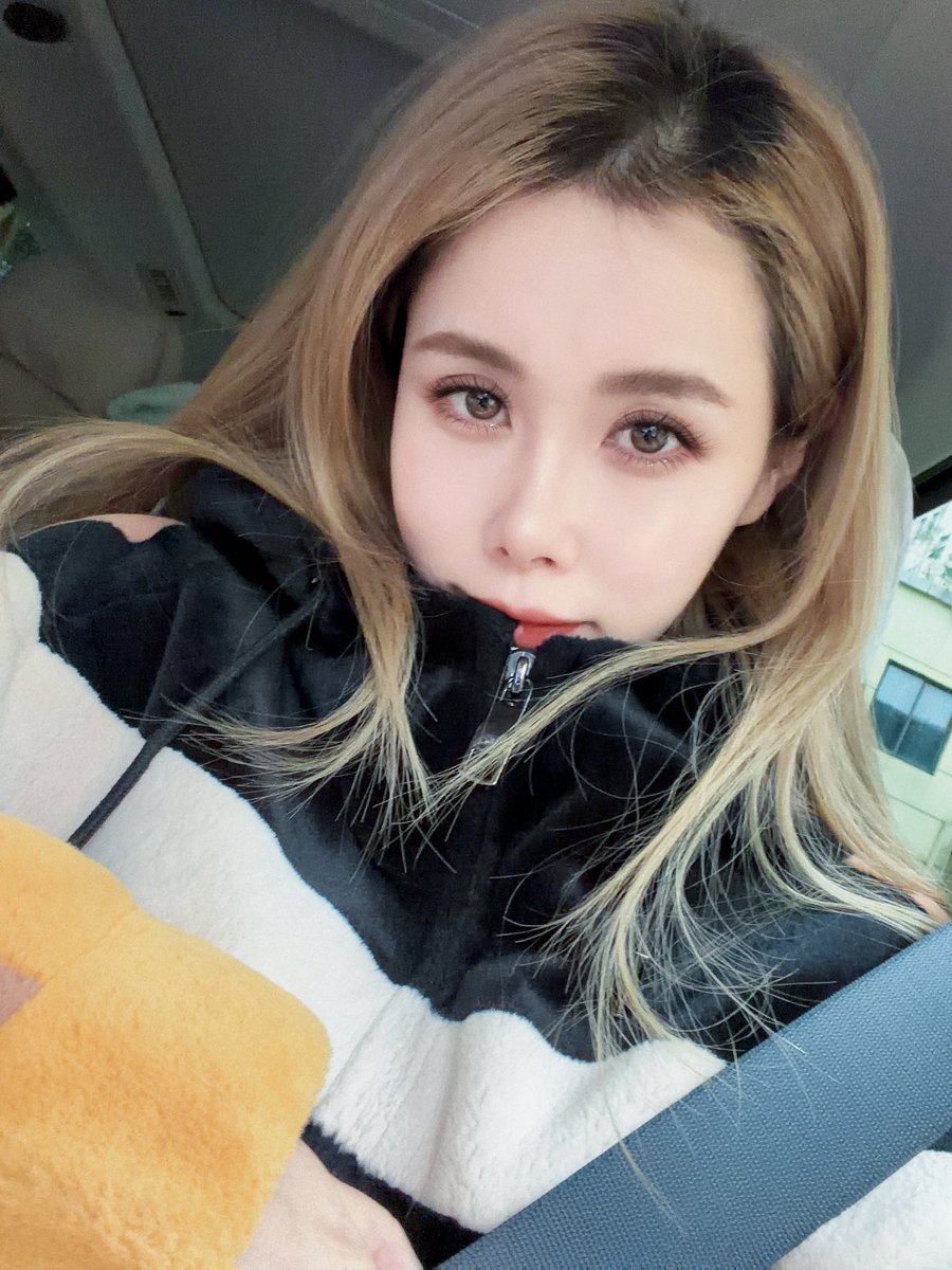 好消息 ： $ASTER 我还拿着。
坏消息：被套麻了、有点小难过😭
但是我依然相信、时间会替我们说话、不需要太多解释、
如果高潮要来，那一定会在最不经意的时候出现。
<a href="/Aster_DEX/">Aster</a> 的故事，还在继续