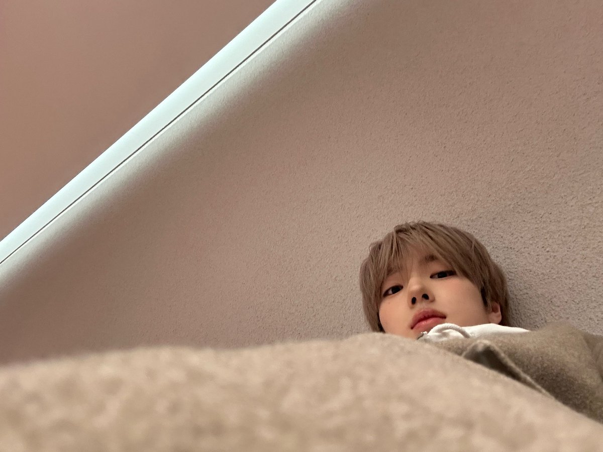 (웅성웅성…웅성웅성…)
                          
                                                        Don’t quiet